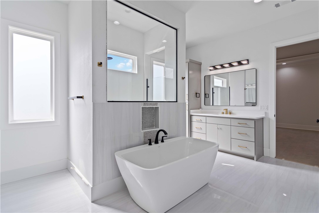 SOARING AT SCISSORTAIL SUB-ROGERS - Residential