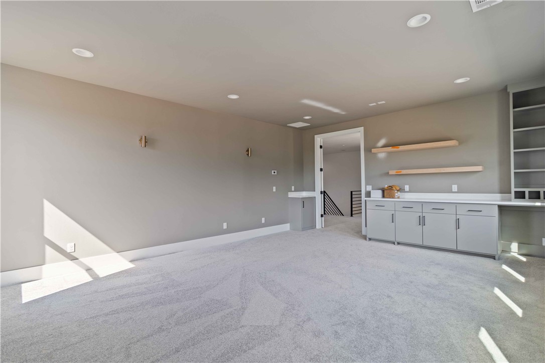 SOARING AT SCISSORTAIL SUB-ROGERS - Residential