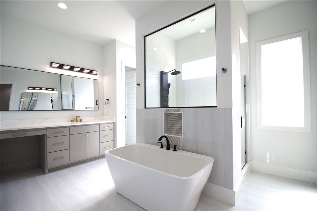 SOARING AT SCISSORTAIL SUB-ROGERS - Residential