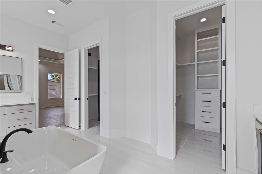 SOARING AT SCISSORTAIL SUB-ROGERS - Residential