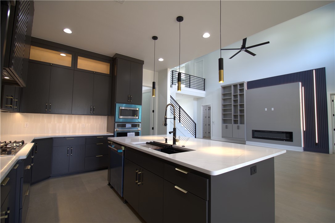 SOARING AT SCISSORTAIL SUB-ROGERS - Residential