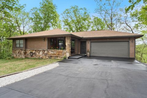 Photo of 56 Country Club Drive, Holiday Island, AR 72631 (MLS # 1343224)