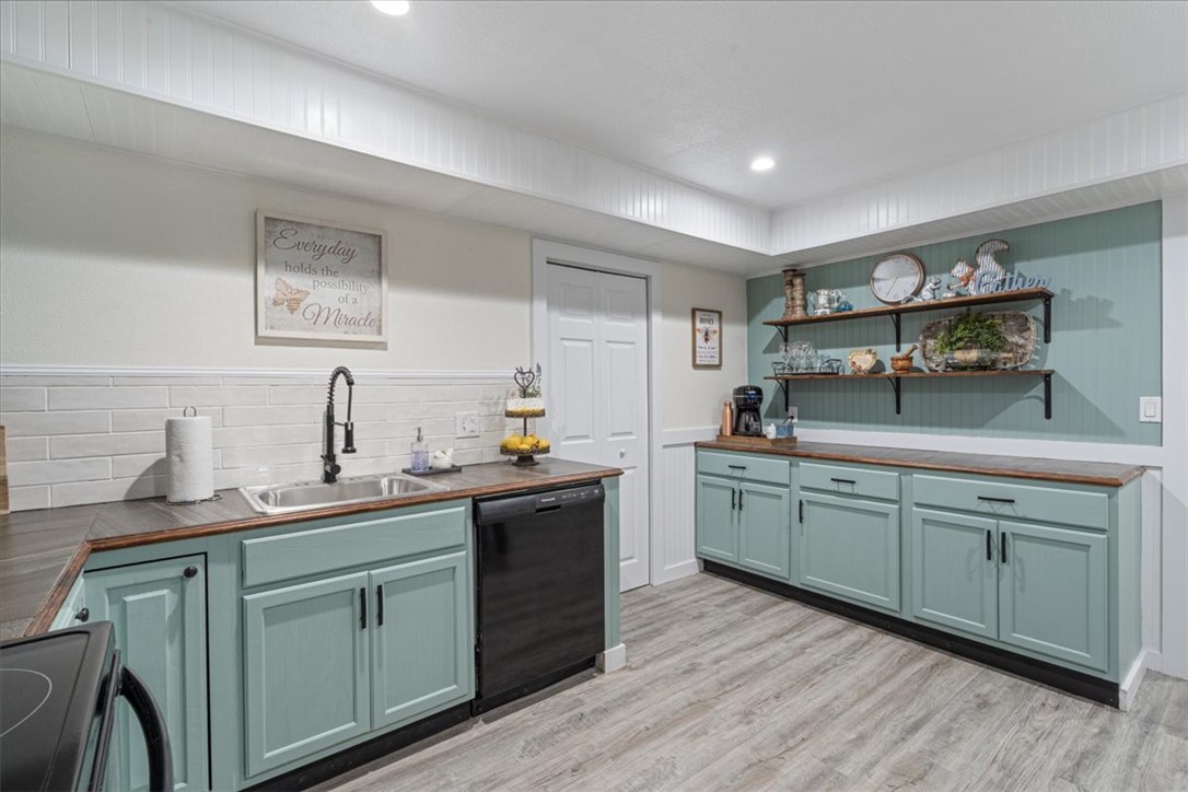 Unit 7 Holiday Island - Residential