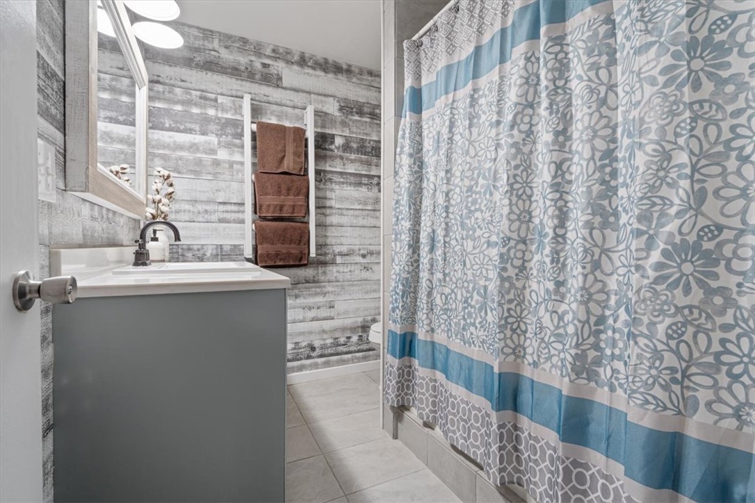 Unit 7 Holiday Island - Residential