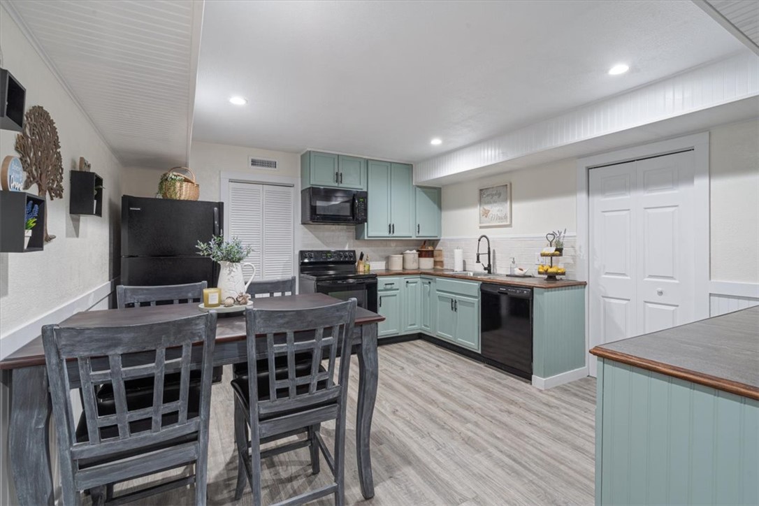 Unit 7 Holiday Island - Residential