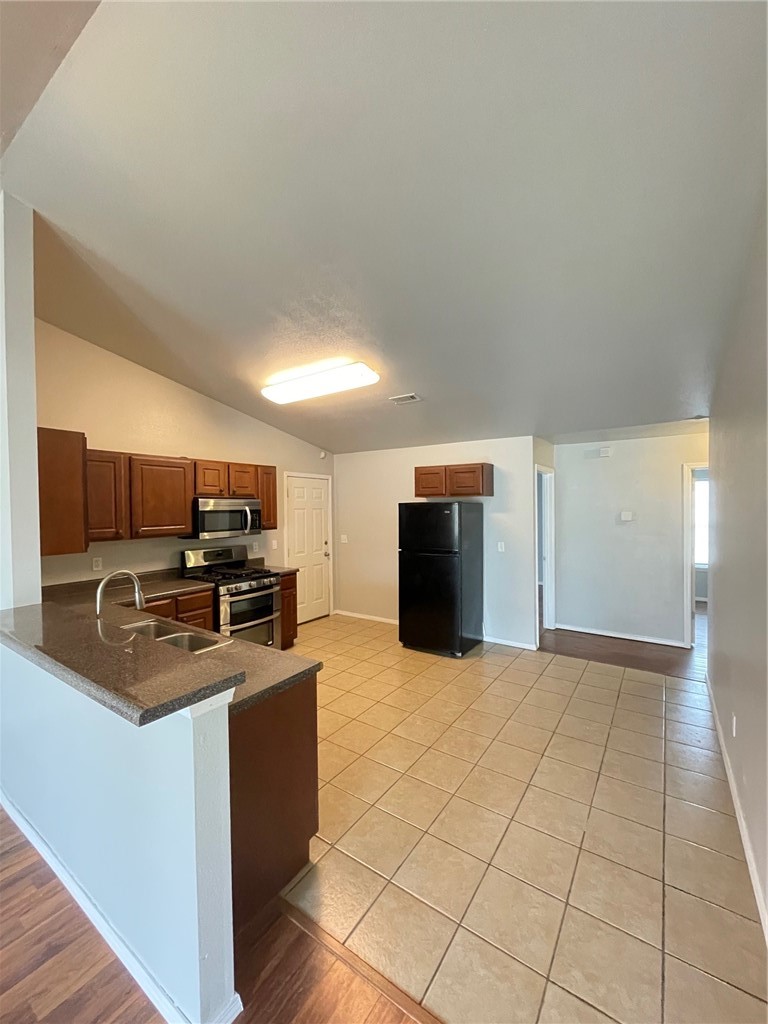 Heritage East Ph II - Residential Lease