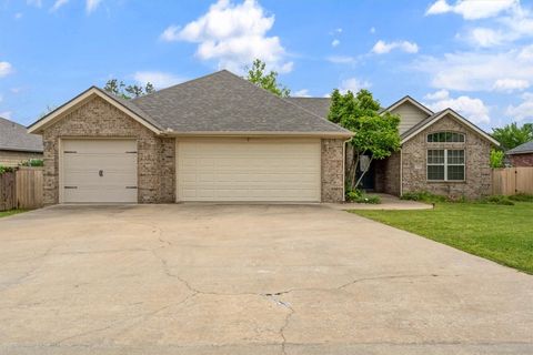 Photo of 739 W Partridge Drive, Fayetteville, AR 72701 (MLS # 1344106)