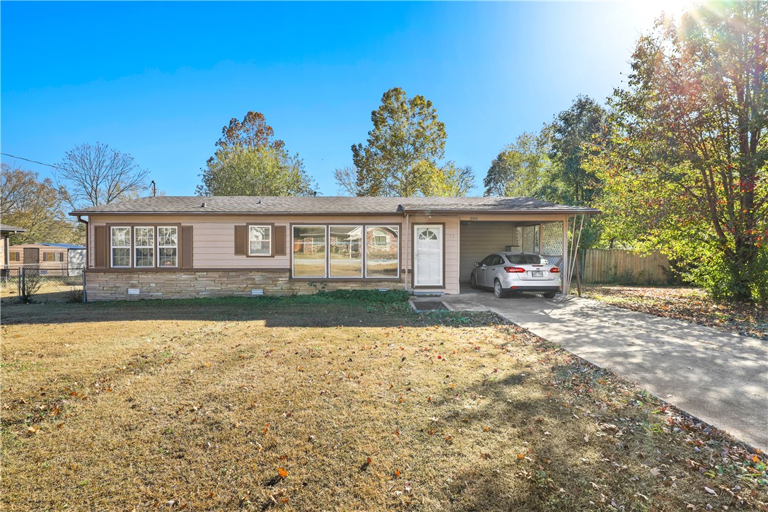 Great 60s home with original charm and some modern updates. This home features hardwood floors throughout the home's 3 bedrooms and living room.Property is being sold "as-is". Small updates would make this home great for those looking to be in S. Fayetteville. Home is minutes from Walker Park, Kessler Park, and lots of great local businesses. Schedule your showing today!