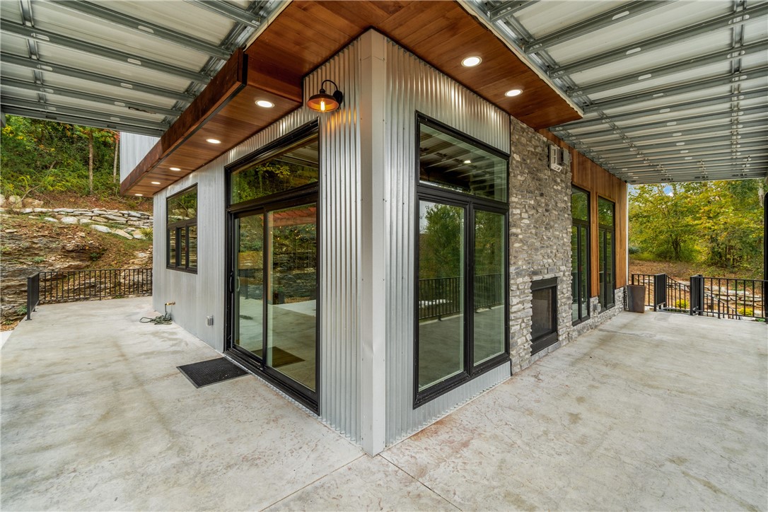 EAGLE CREST SUB-RURBAN - Residential