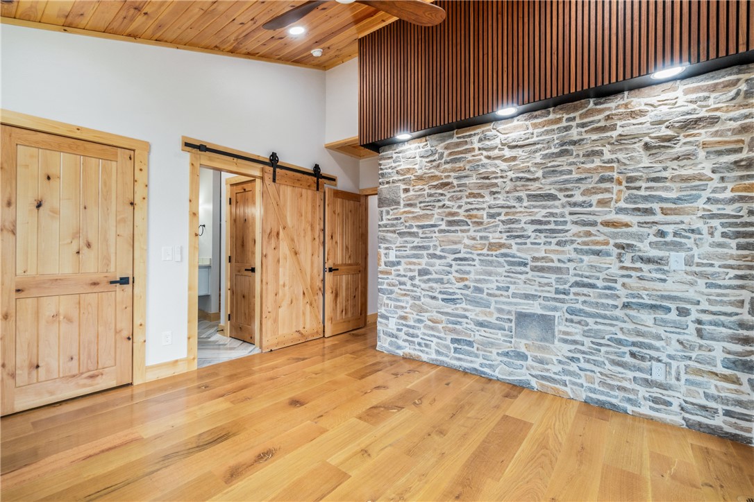 EAGLE CREST SUB-RURBAN - Residential