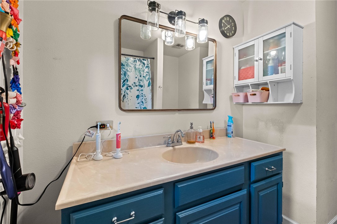 REPLAT OF PART NEWELL ADD. - Residential