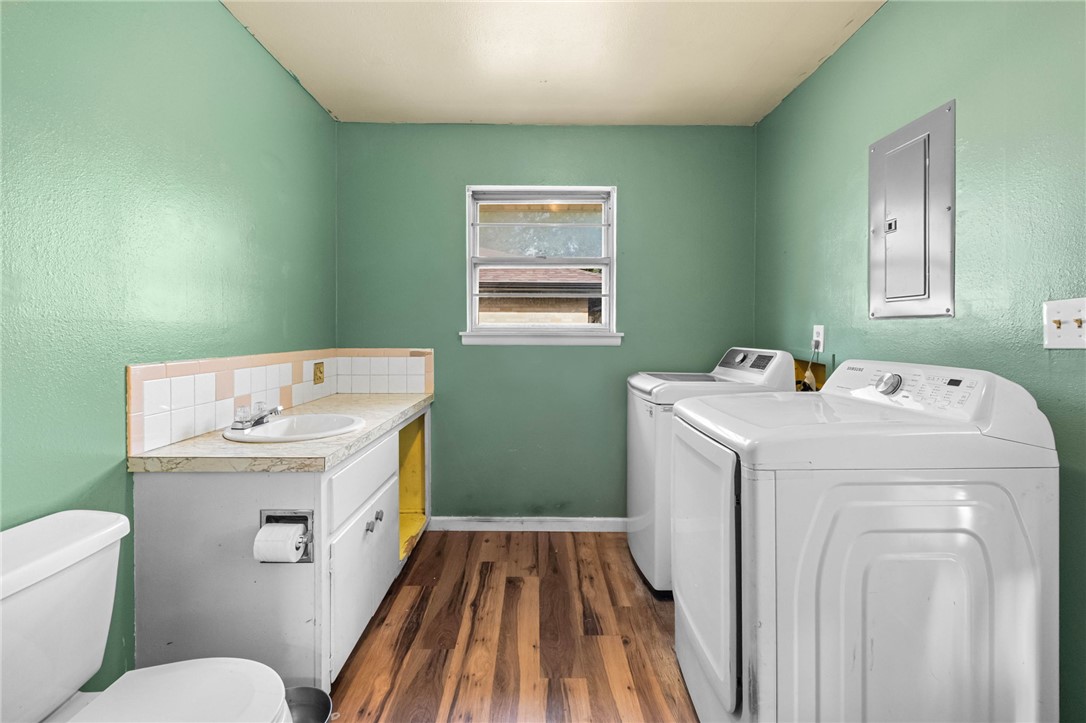 REPLAT OF PART NEWELL ADD. - Residential