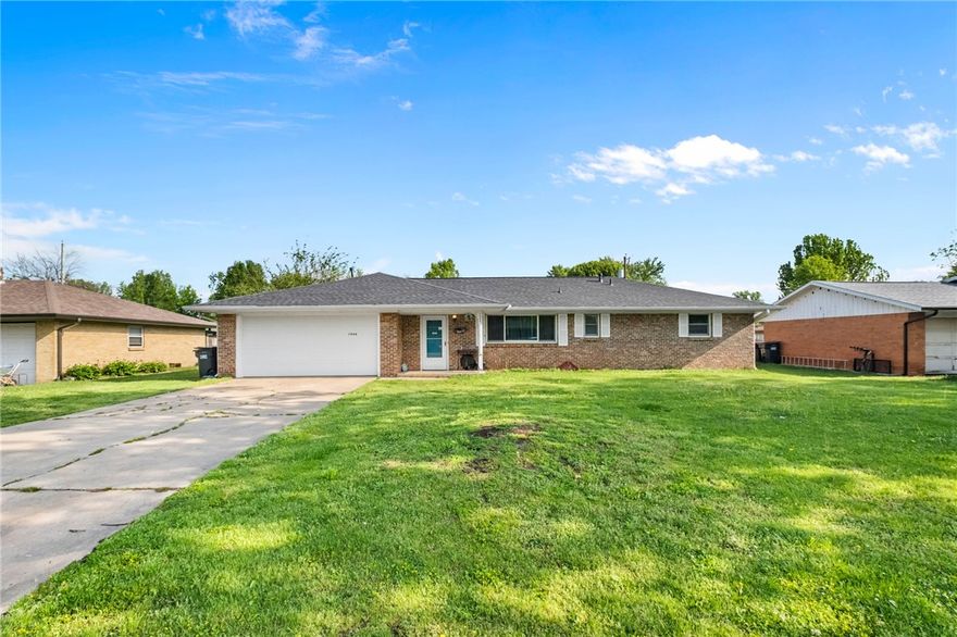 Check out this sleek and well-maintained home in Springdale! This charming brick home offers 3 bedrooms and 1.5 baths with 1,398 sq ft (per CH) of comfortable living space. Featuring a 2-car garage and a concrete driveway, this property provides both convenience and curb appeal. Step outside to a fully fenced yard with chain-link fencing—perfect for pets, kids, or simply enjoying your outdoor space. Whether you're a first-time buyer, downsizing, or looking for a solid investment, this home checks all the boxes with its clean, sleek style and functional layout. Don’t miss your opportunity to own a great home in a desirable location!
