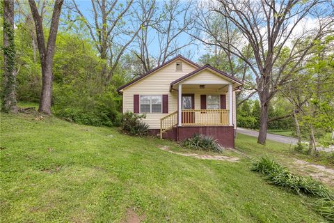 Photo of 224 N Highland Street, Harrison, AR 72601 (MLS # 1342753)