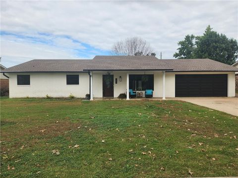Photo of 1803 Crouch Street, Bentonville, AR 72712 (MLS # 1325433)
