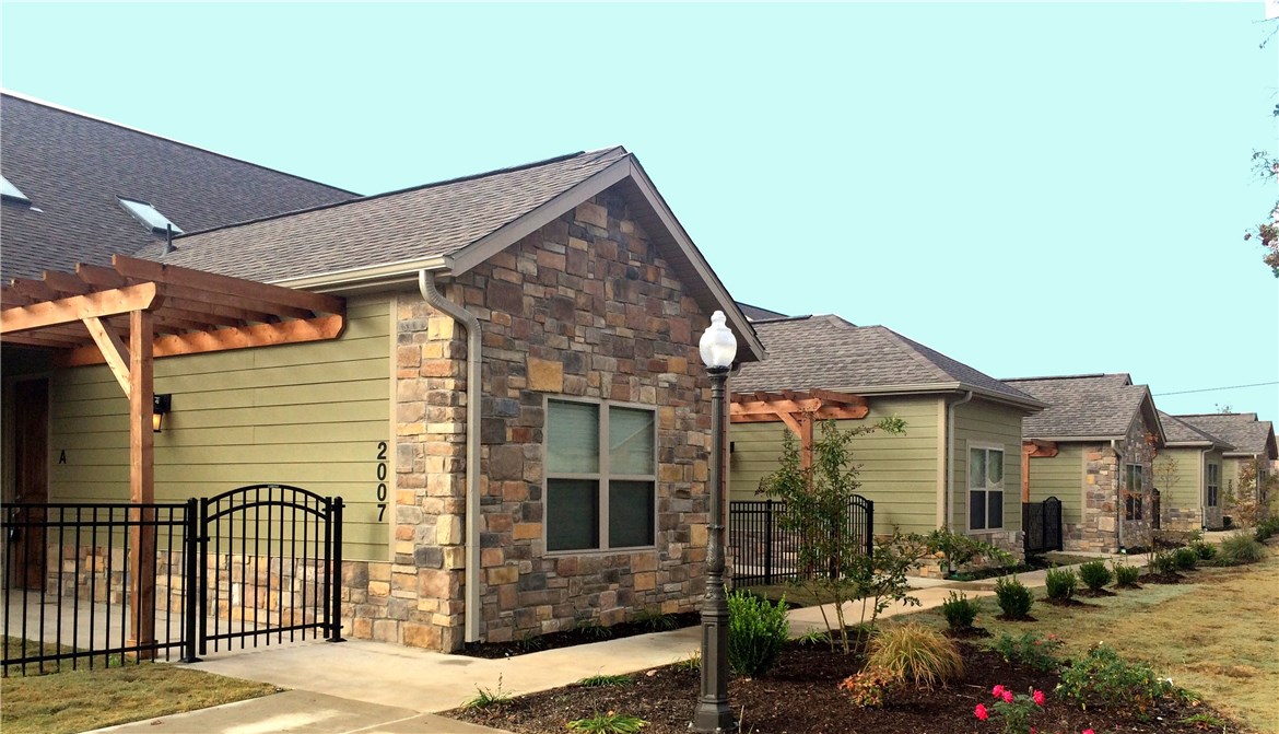 Premium quality houses with great amenities. New construction/granite/hardwood floors. Long term leases 2-3 years with Wal-Mart employees. Builder offers 1 year warranty after sale. Strategic location to Wal-Mart Headquarters and nearby retail.