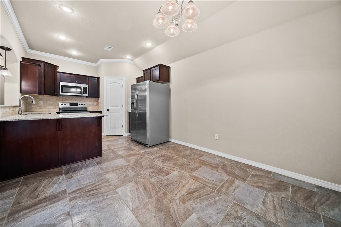 Chelsea Point Ii Rogers - Residential