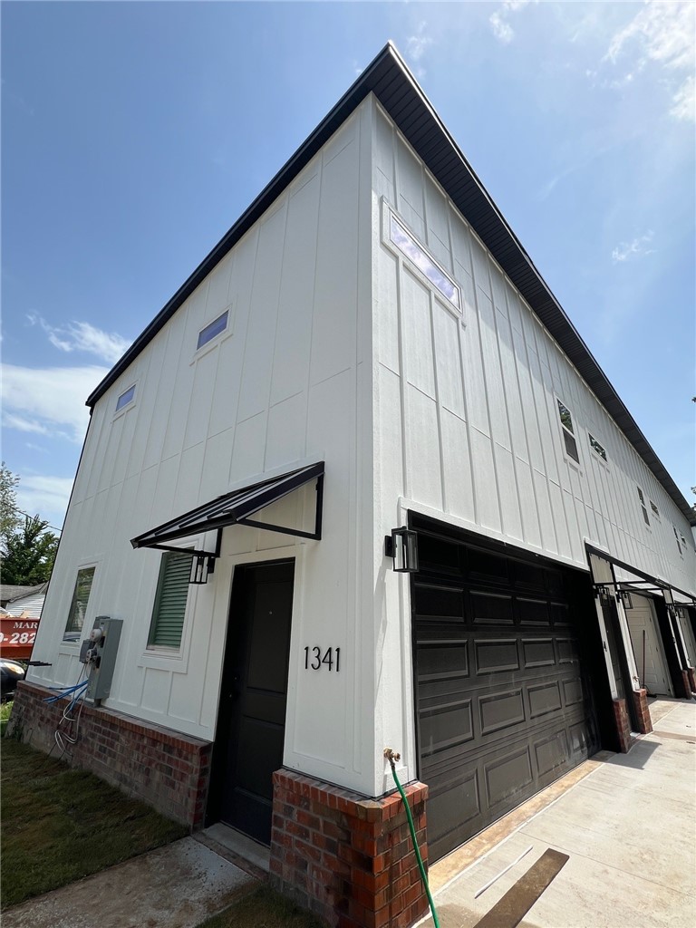 Hendrix Add - Residential Lease