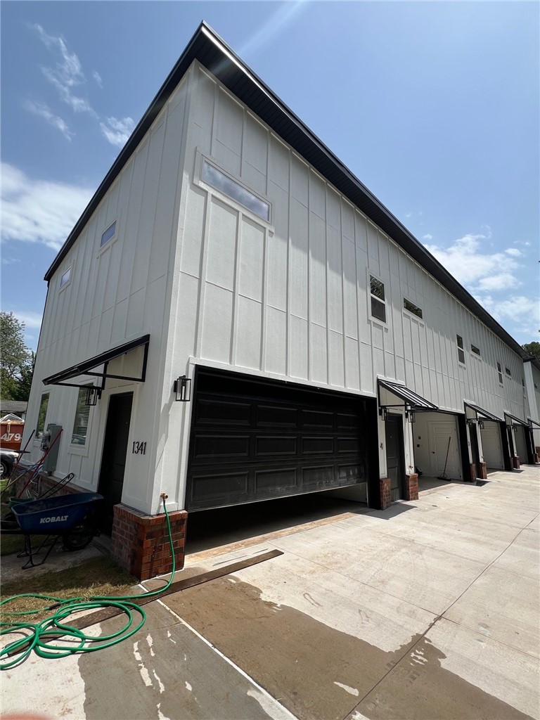 Hendrix Add - Residential Lease