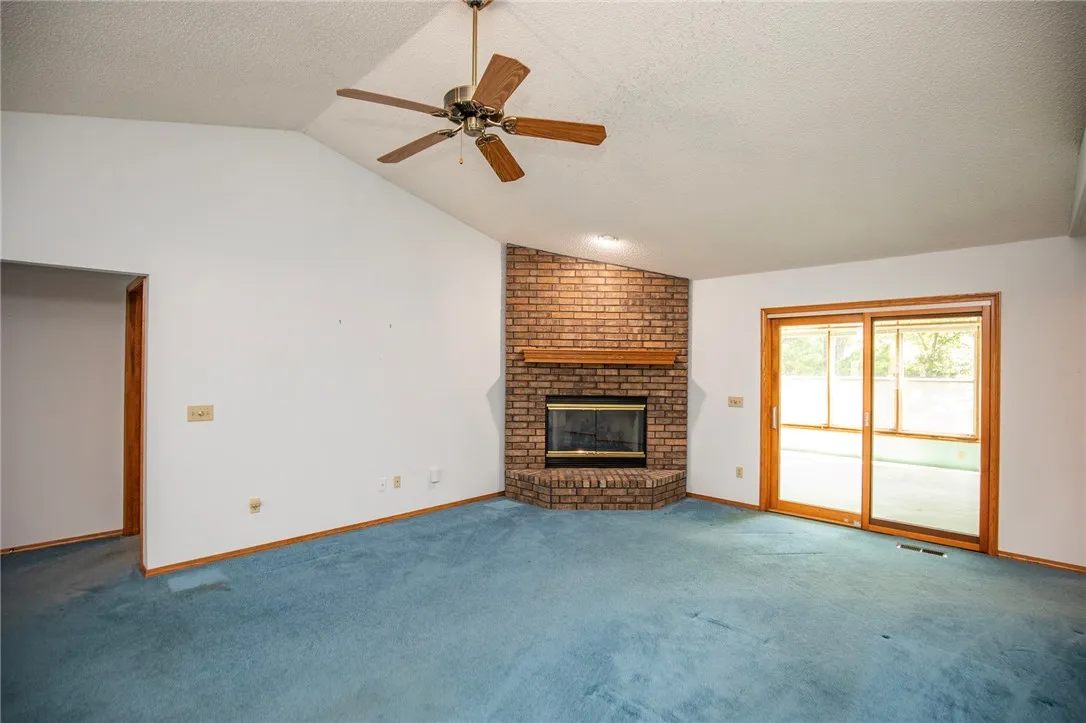 Bella Vista, Arkansas 72715, United States, 3 Bedrooms Bedrooms, ,3 BathroomsBathrooms,Residential,Active,191038