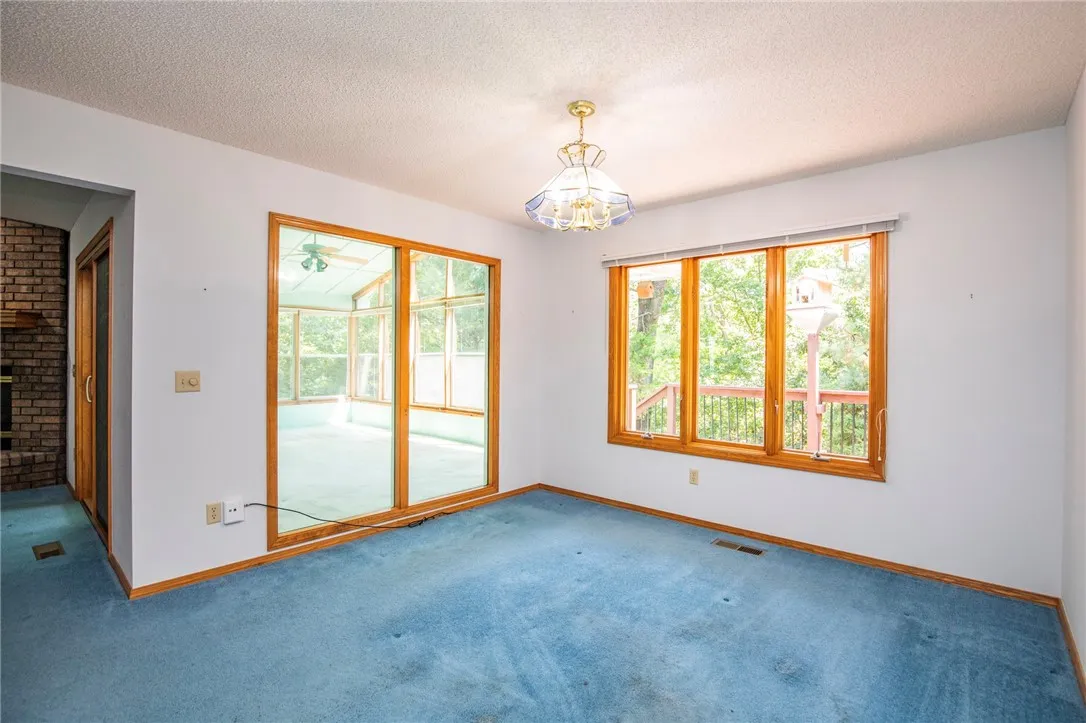 Bella Vista, Arkansas 72715, United States, 3 Bedrooms Bedrooms, ,3 BathroomsBathrooms,Residential,Active,191038