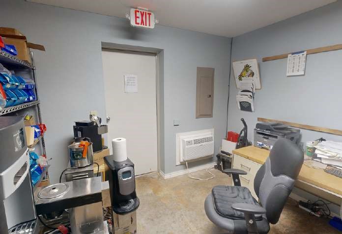 Space Center Hpr - Commercial Lease