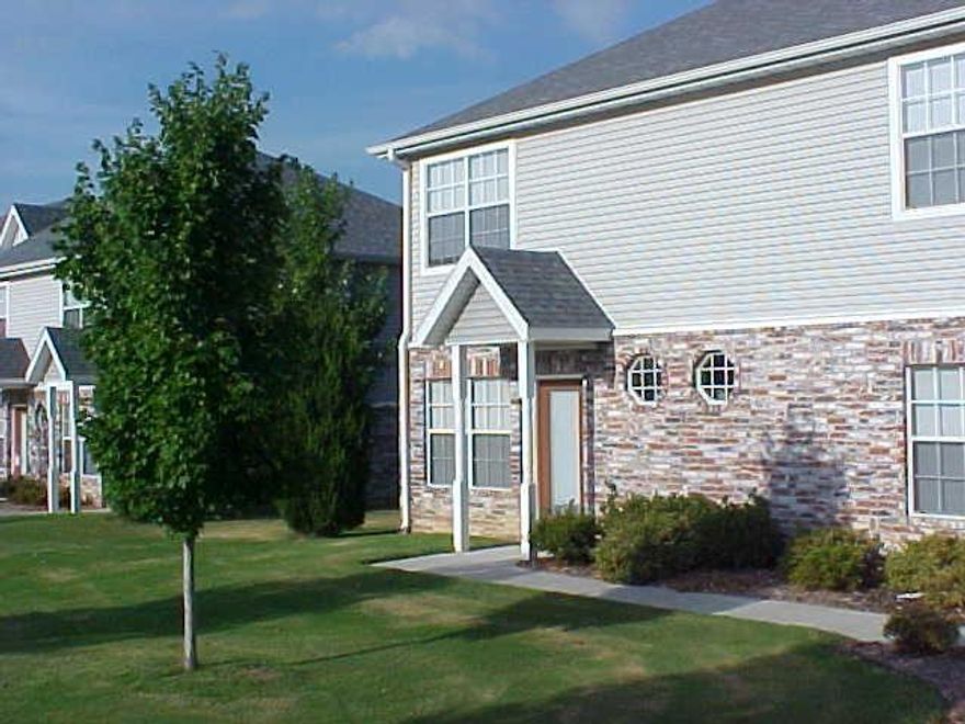These units are conveniently located near Springdale and Fayetteville, offering excellent accessibility to both areas. They feature great curb appeal, with parking located in the rear and an on-site manager for added convenience.