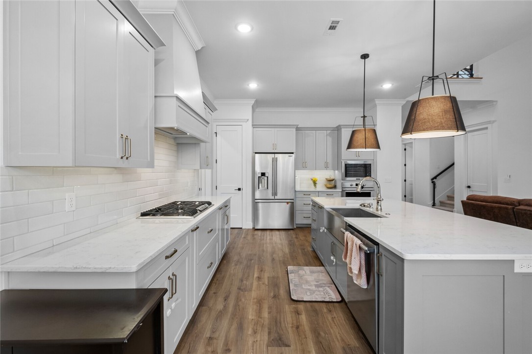 Cobble Creek Sub Rogers - Residential Lease