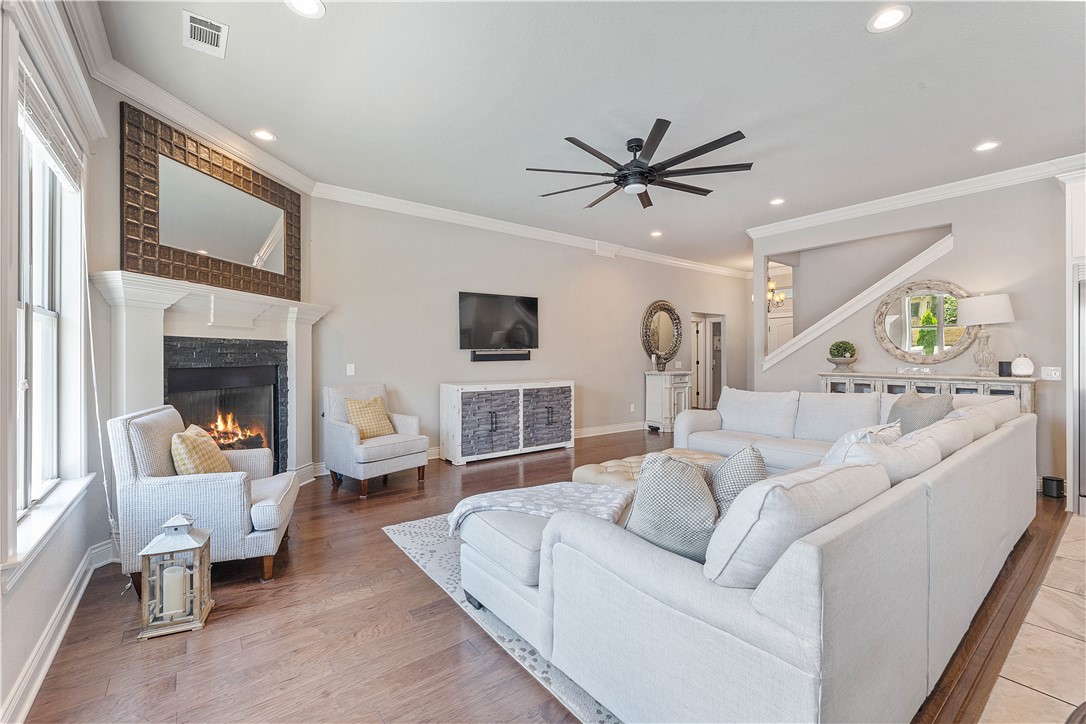 Peaks Ph Iii, The Rogers - Residential