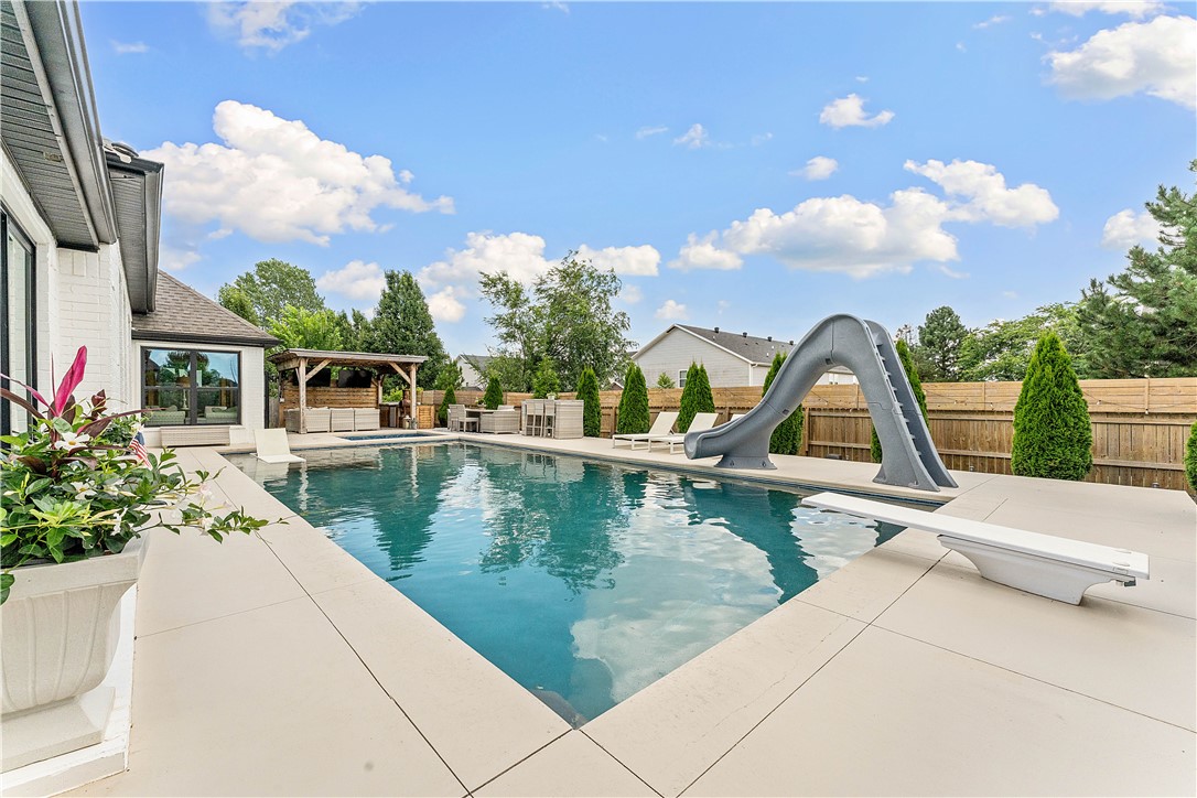 Peaks Ph Iii, The Rogers - Residential