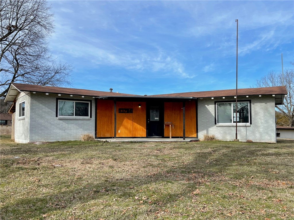 Home on 4 (+/-) nearly level acres in the Hogeye community less than 30 minutes from Fayetteville. Detached garage/workshop area. Property was built prior to 1978 and lead based paint potentially exists. Sold AS-IS. This property may qualify for seller financing (Vendee).