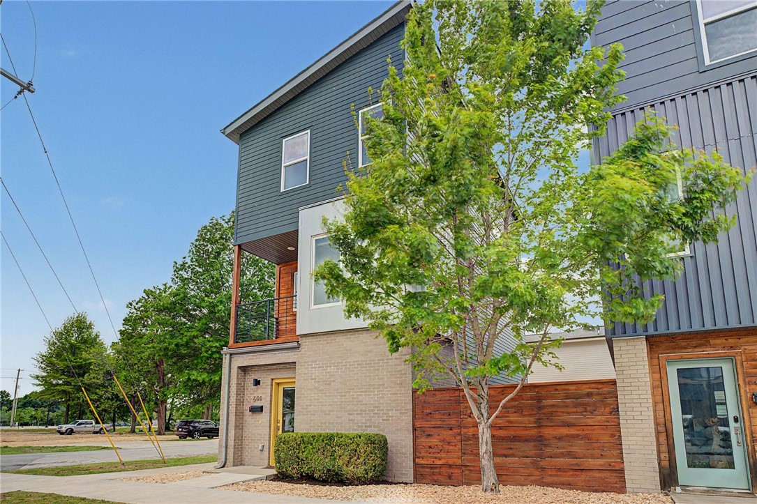Dunn & Davis Add Bentonville - Residential Lease