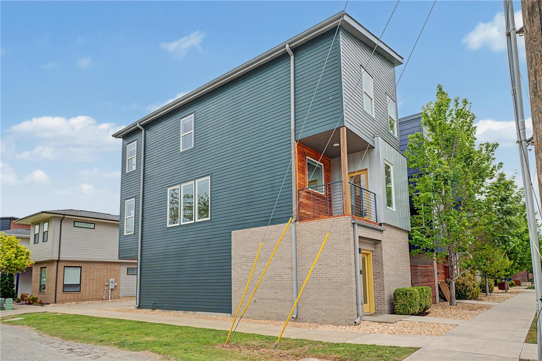 Dunn & Davis Add Bentonville - Residential Lease