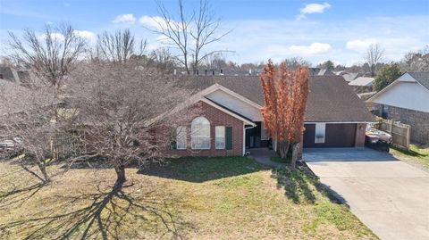 Photo of 2415 Cardinal Drive, Springdale, AR 72764 (MLS # 1336540)