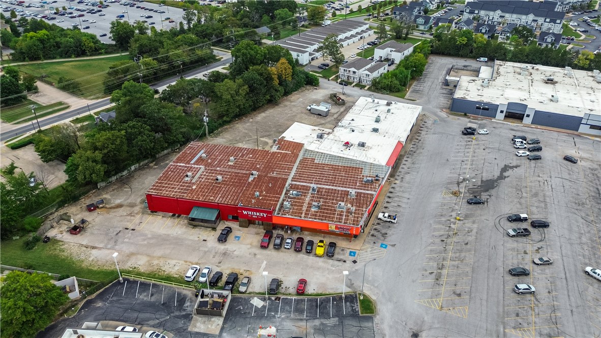 Fayetteville Center Sub - Commercial Lease