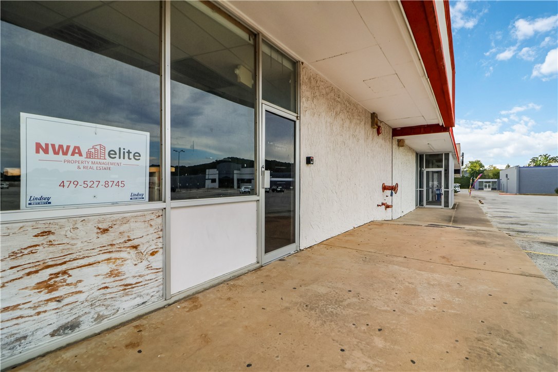 Fayetteville Center Sub - Commercial Lease
