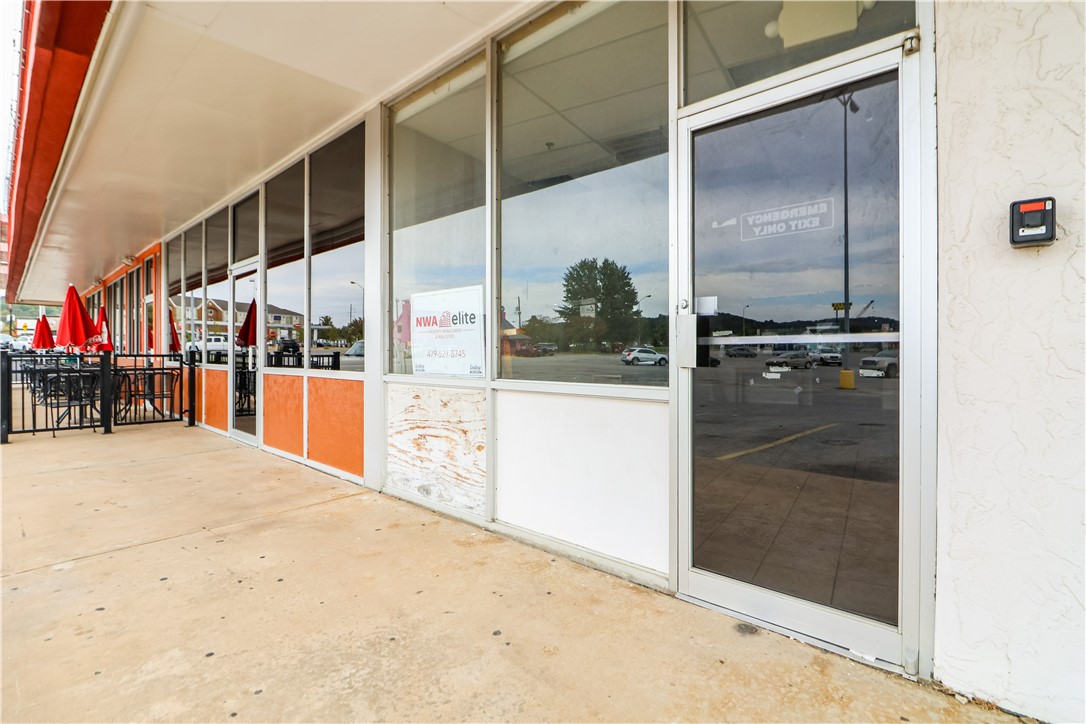 Fayetteville Center Sub - Commercial Lease