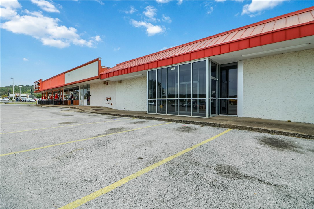 Fayetteville Center Sub - Commercial Lease