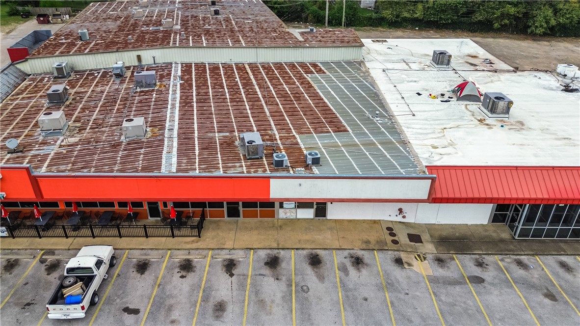 Fayetteville Center Sub - Commercial Lease