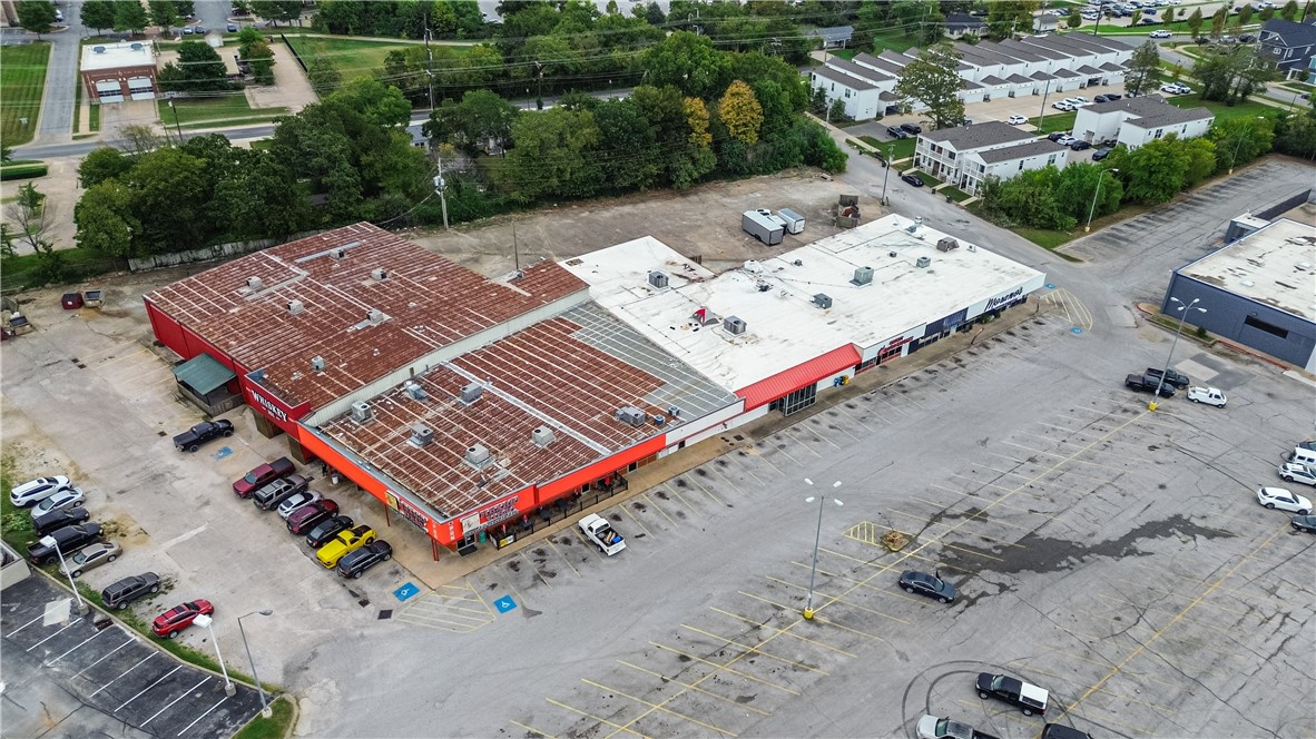 Fayetteville Center Sub - Commercial Lease