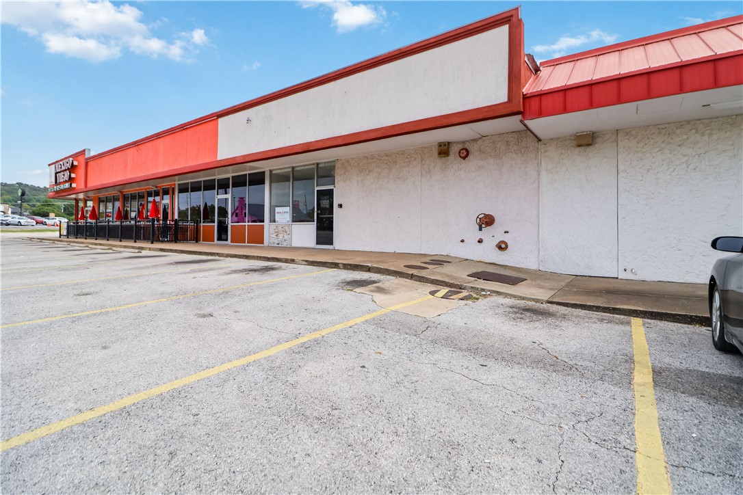 Fayetteville Center Sub - Commercial Lease