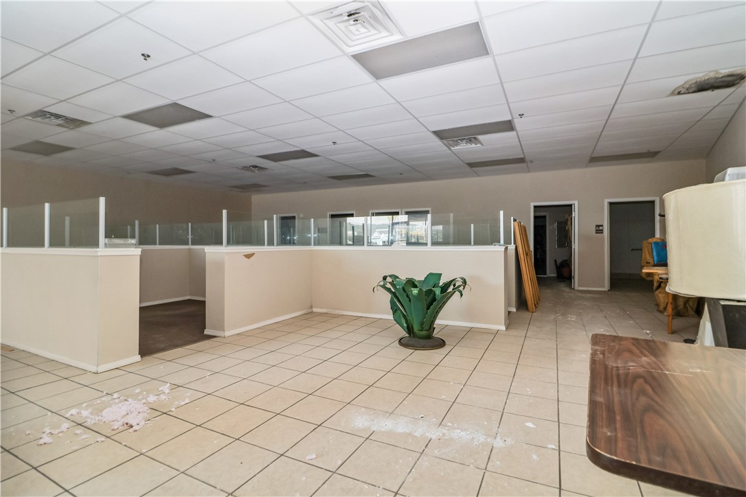 Fayetteville Center Sub - Commercial Lease