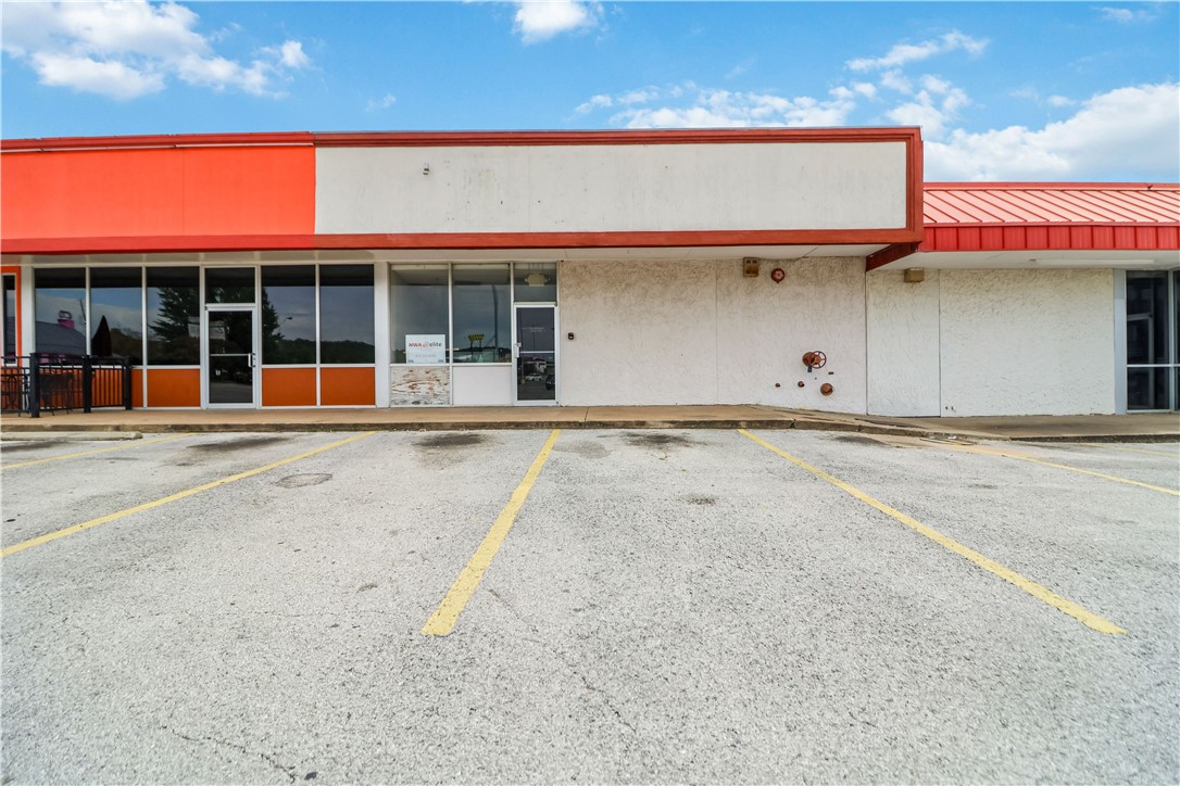 Fayetteville Center Sub - Commercial Lease