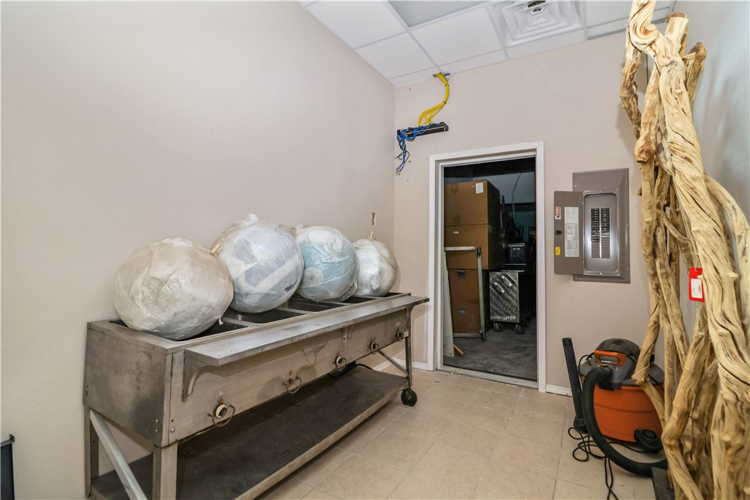 Fayetteville Center Sub - Commercial Lease