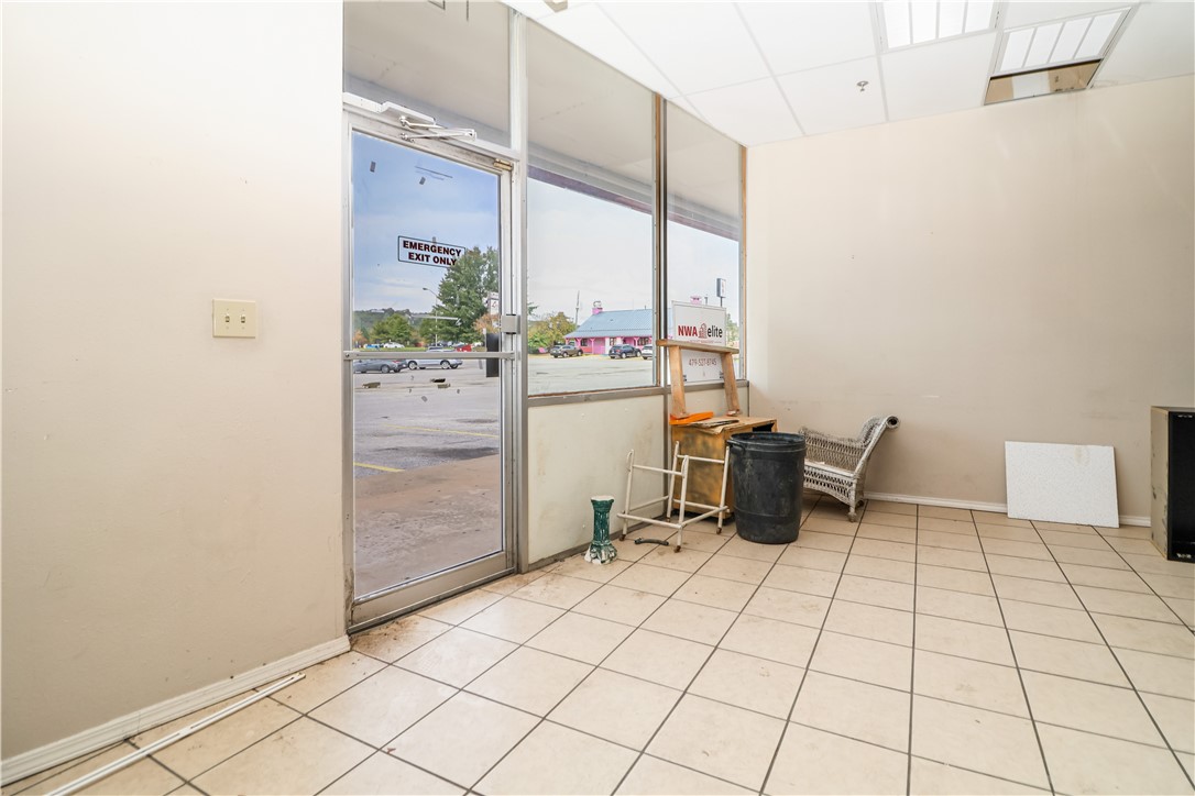 Fayetteville Center Sub - Commercial Lease