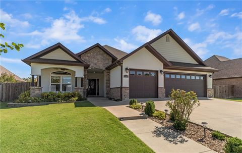 Photo of 3745 E Spyglass Hill Drive, Fayetteville, AR 72701 (MLS # 1326229)