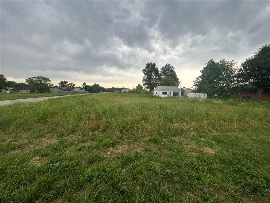 Located on Kenwood Street in Siloam Springs, this 1.19± acre commercial tract offers exceptional potential for development in one of Northwest Arkansas’ growing markets. With ample space for retail, office, restaurant, mixed-use, or service-based opportunities, this property provides flexibility for investors, developers, and business owners alike. High visibility and convenient access make it ideal for a variety of commercial concepts including boutique retail, professional offices, food service, flex space, or multi-tenant development. Utilities nearby with plenty of room for parking, expansion, and creative site design. Positioned in a growing area with continued residential and commercial growth surrounding the corridor. Excellent opportunity to bring your vision to life in thriving Siloam Springs.