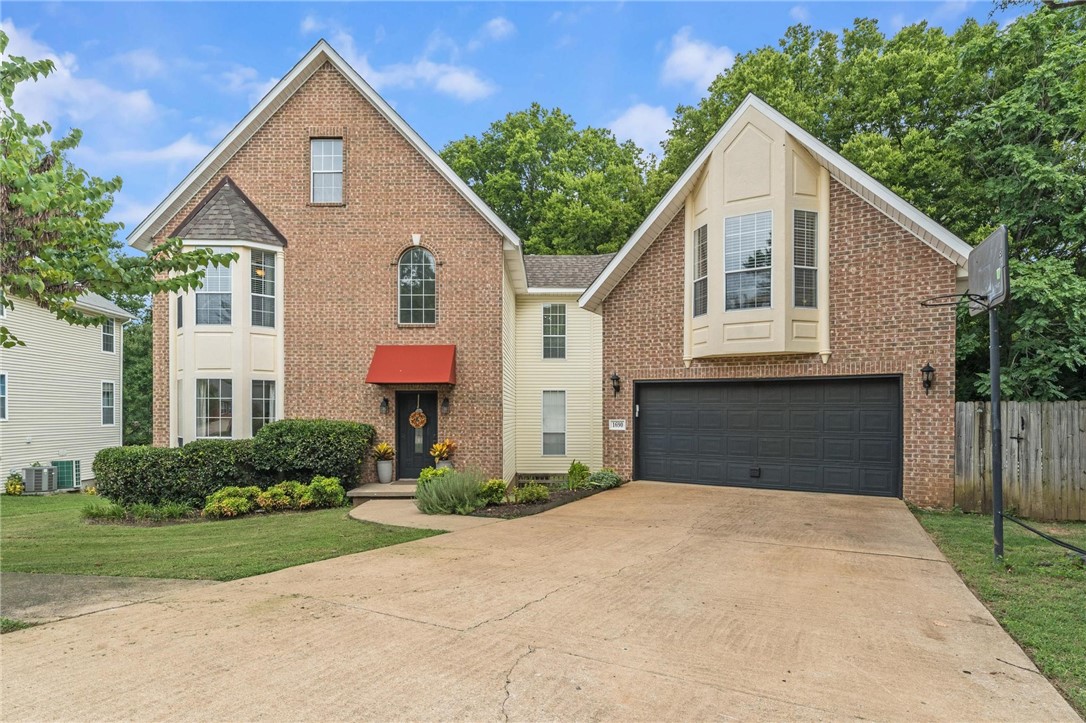 Wonderful family home within walking distance to elementary school, middle school, groceries and restaurants. Three bedrooms, three bathrooms, two level home on a cul-de-sac. Newly replaced flooring in the living area as well as new paint. You cannot find a better location on the East side of Fayetteville.