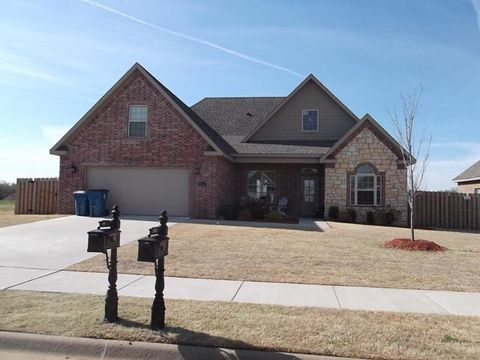 Photo of 2405 SW Montana Avenue, Bentonville, AR 72713 (MLS # 1325107)