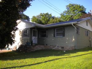 Near the banks of Bull shoals Lake sits this charming 2bed 2bath home. Enjoy the open floor plan,winter lake view,partial summer lake view,detached 2 car garage,nice work shop and numerous updates throughout! All located on a paved street with city utilities.